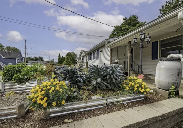 Photo 4 of Single family home for sale at 80 Quartus St, Chicopee, MA 01013 | MLS# 73572550 | Listing updated on 2026-09-14