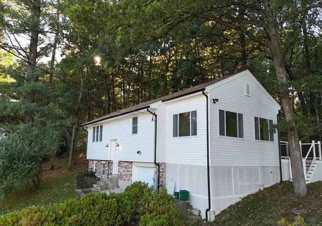 Photo 2 of Single family home for sale at 19 New Searles Rd, Nashua, NH 03062 | MLS# 73589160 | Listing updated on 2026-10-13