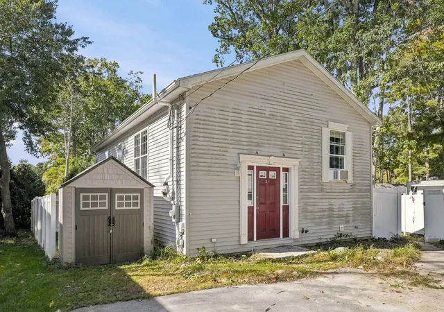 Photo 3 of Single family home for sale at 21 Browns Brk Rd, Webster, MA 01570 | MLS# 73588939 | Listing updated on 2026-10-13