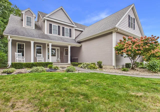 Photo 2 of Single family home for sale at 16 Tabor Rd, Uxbridge, MA 01569 | MLS# 73584958 | Listing updated on 2026-10-16