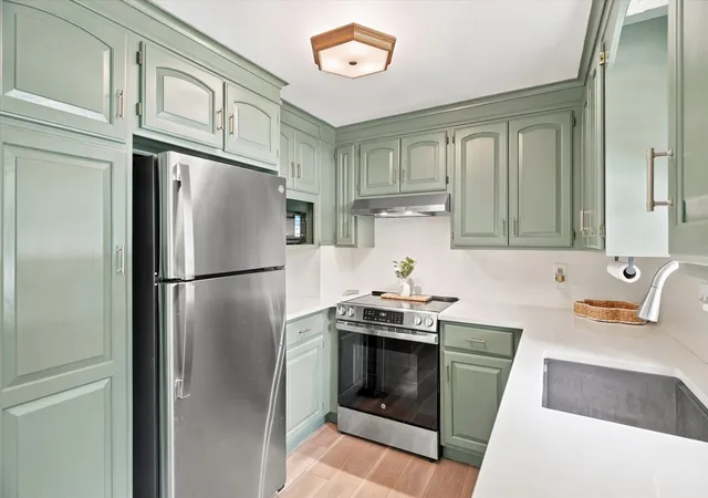 Photo 1 of Sale Pending at 13 Hilltop Dr, Burlington, MA 01803 | MLS# 73573024 | Listing updated on 2026-10-07