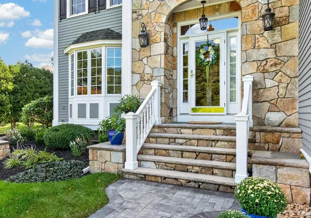 Photo 3 of Sale Pending at 21 Somerset Dr, Andover, MA 01810 | MLS# 73576012 | Listing updated on 2026-09-30