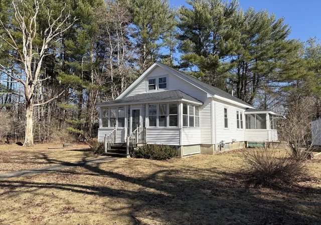 Single family home for sale at 52 Carpenter St, Seekonk, MA 02771 | MLS# 73587686 | Listing updated on 2026-10-30
