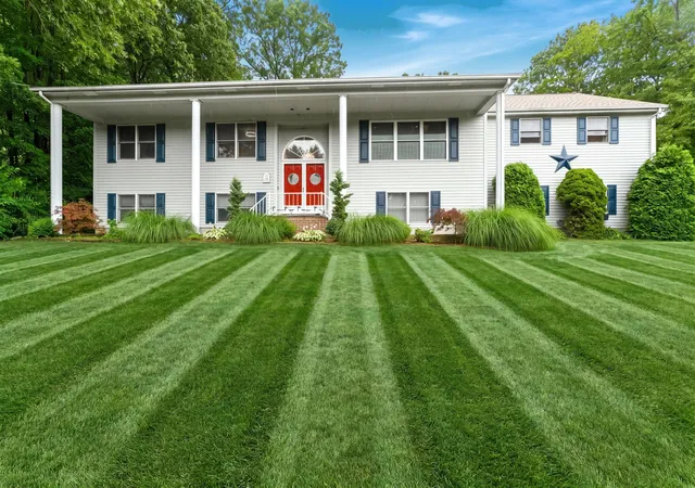Photo 2 of Sale Pending at 100 Spring Water Dr, Woonsocket, RI 02895 | MLS# 73581674 | Listing updated on 2026-10-05
