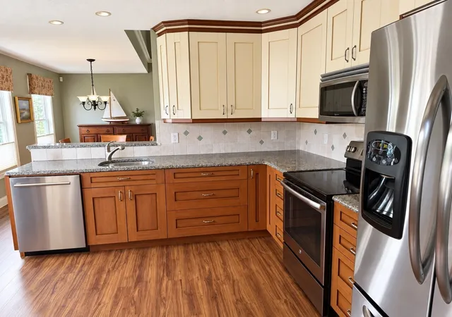 Photo 3 of Sale Pending at 36 Bay Pointe Dr Ext #36, Buzzards Bay, MA 02532 | MLS# 73576076 | Listing updated on 2026-09-29