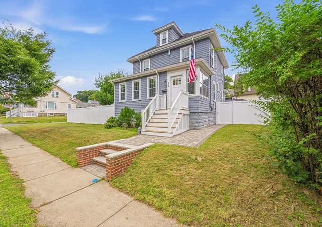 Photo 2 of Single family home for sale at 606 Lincoln Ave, Saugus, MA 01906 | MLS# 73575173 | Listing updated on 2026-09-18
