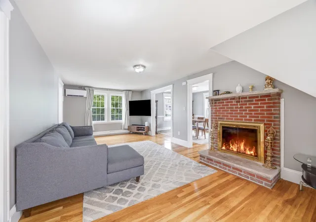 Photo 3 of Single family home for sale at 606 Lincoln Ave, Saugus, MA 01906 | MLS# 73575173 | Listing updated on 2026-09-18