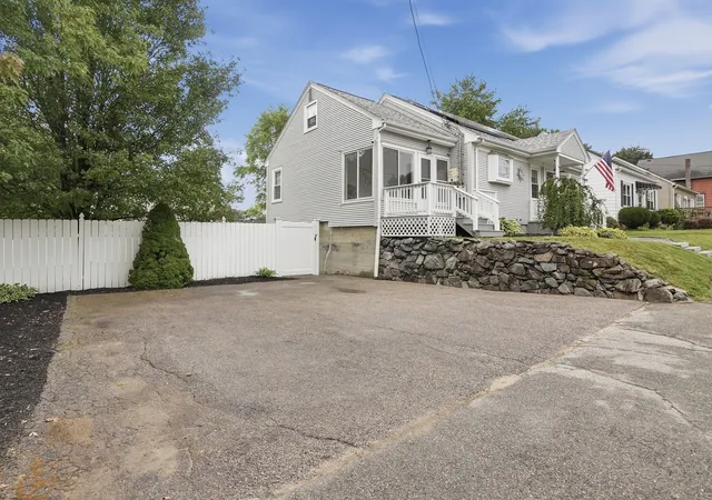 Photo 3 of Single family home for sale at 101 Moody St, Bellingham, MA 02019 | MLS# 73573195 | Listing updated on 2026-09-12