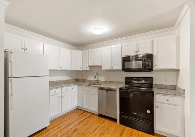 Listing Photo 4 - Condo for sale in building located at 30 Abbey Rd, Leominster, MA 01453 - Unit #106