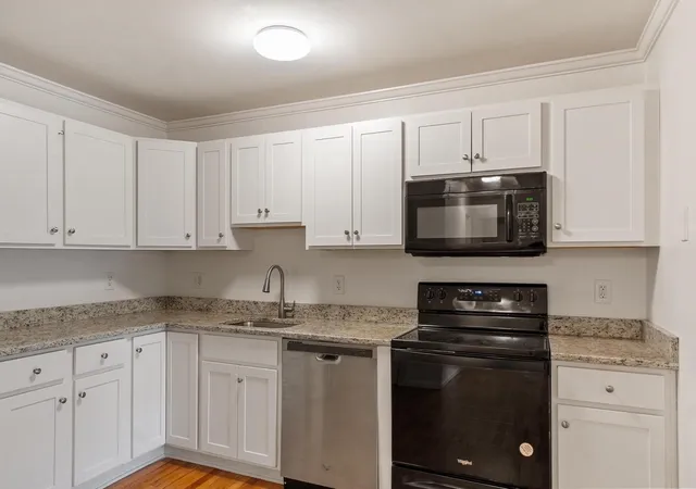 Listing Photo 5 - Condo for sale in building located at 30 Abbey Rd, Leominster, MA 01453 - Unit #106