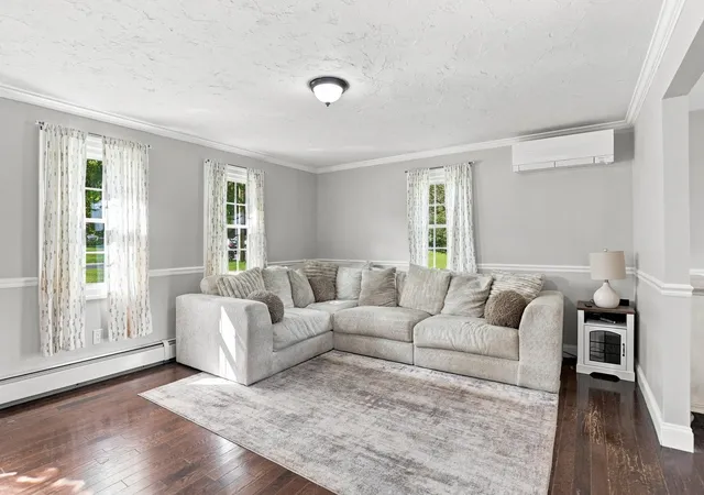 Photo 4 of Single family home for sale at 6 Westview Dr, Sutton, MA 01590 | MLS# 73574373 | Listing updated on 2026-09-20