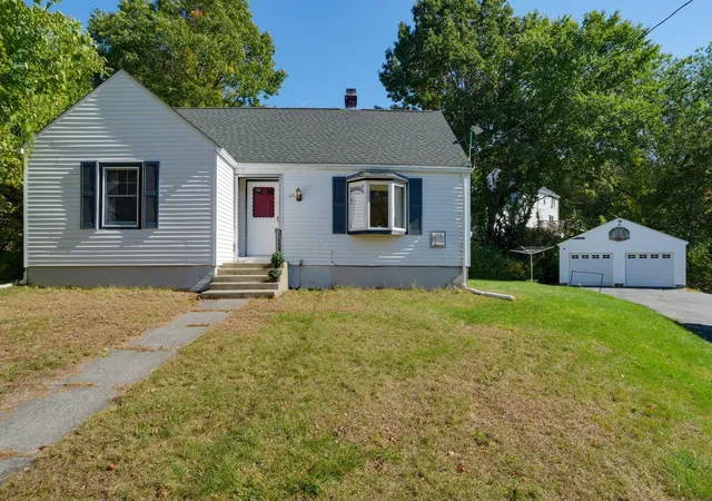 Photo 1 of Single family home for sale at 675 Burncoat St, Worcester, MA 01606 | MLS# 73588667 | Listing updated on 2026-10-28