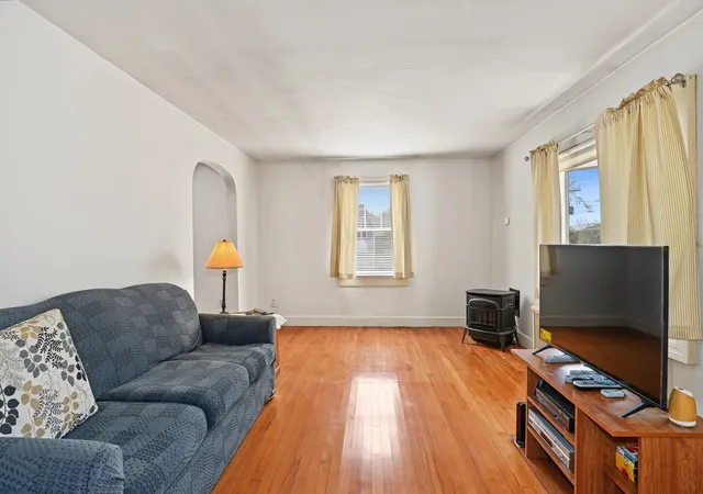 Photo 3 of Single family home for sale at 675 Burncoat St, Worcester, MA 01606 | MLS# 73588667 | Listing updated on 2026-10-28