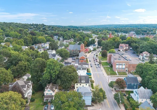 Photo 3 of Condo for sale at 189 Washington St #2, Winchester, MA 01890 | MLS# 73575116 | Listing updated on 2026-09-14