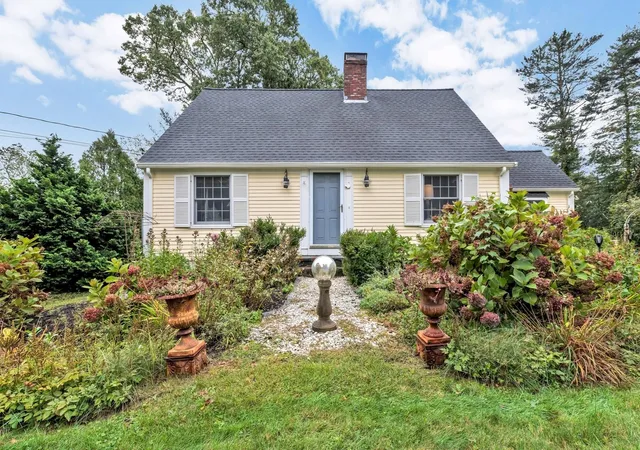 Photo 2 of Sale Pending at 8 Midway Rd, Pocasset, MA 02559 | MLS# 73584561 | Listing updated on 2026-10-14
