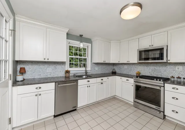 Photo 2 of Sale Pending at 105 Beach St, Foxboro, MA 02035 | MLS# 73584213 | Listing updated on 2026-10-14