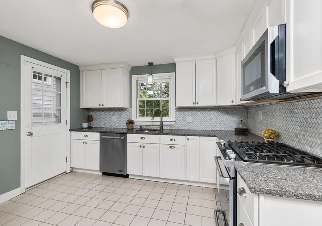Photo 3 of Sale Pending at 105 Beach St, Foxboro, MA 02035 | MLS# 73584213 | Listing updated on 2026-10-14