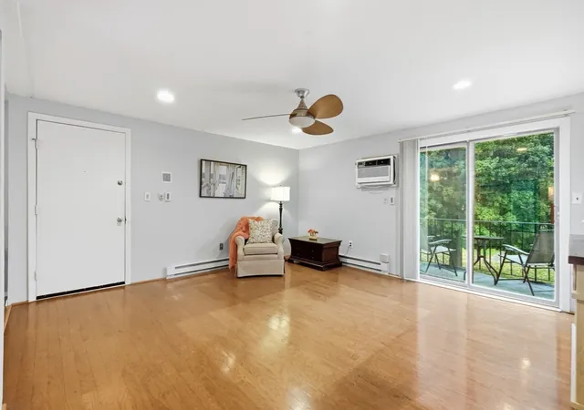 Listing Photo 4 - Condo for sale in building located at 80 Damon Rd, Northampton, MA 01060 - Unit #6308