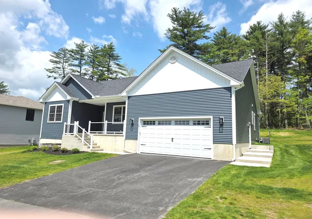 Photo 3 of Single family home for sale at 15 High Blf, Belchertown, MA 01007 | MLS# 73579227 | Listing updated on 2026-10-13