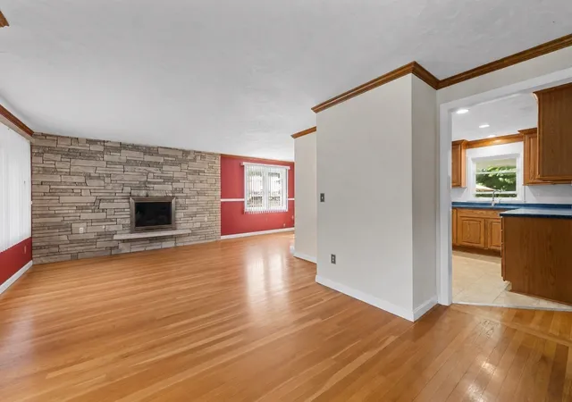 Photo 4 of Single family home for sale at 16 Mars Dr, Shrewsbury, MA 01545 | MLS# 73570844 | Listing updated on 2026-09-17