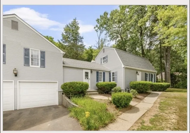 Photo 2 of Single family home for sale at 7 Logie Ln, Southwick, MA 01077 | MLS# 73570541 | Listing updated on 2026-09-15