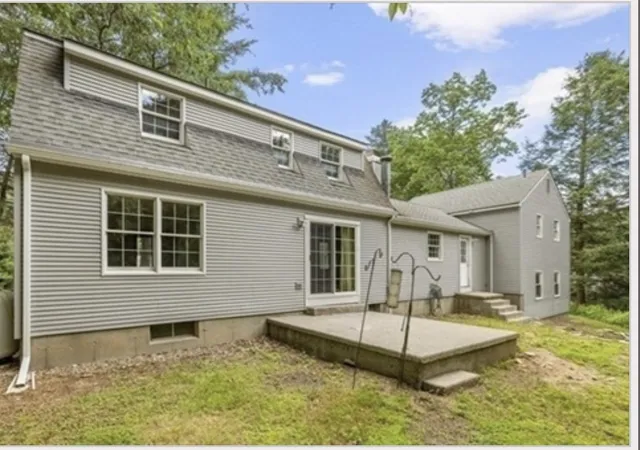 Photo 3 of Single family home for sale at 7 Logie Ln, Southwick, MA 01077 | MLS# 73570541 | Listing updated on 2026-09-15