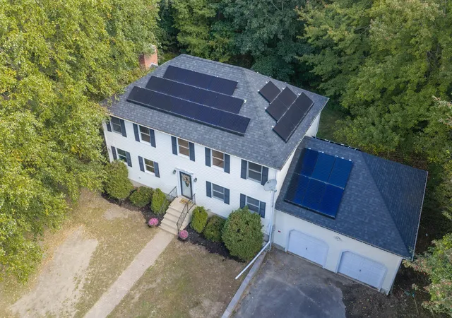 Photo 2 of Single family home for sale at 25 Caswell Ct, Douglas, MA 01516 | MLS# 73584912 | Listing updated on 2026-10-15