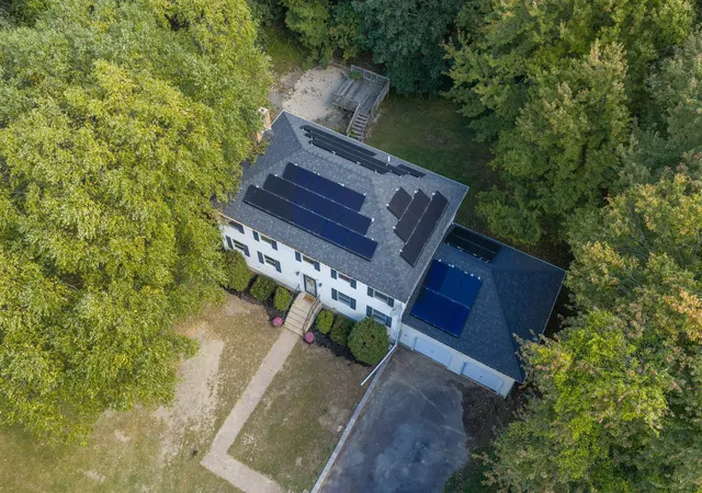 Photo 3 of Single family home for sale at 25 Caswell Ct, Douglas, MA 01516 | MLS# 73584912 | Listing updated on 2026-10-15