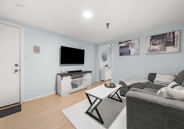 Listing Photo 4 - Condo for sale in building located at 259 Beacon St, Boston, MA 02116 - Unit #4