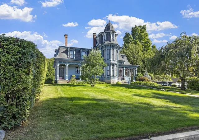 Photo 2 of Single family home for sale at 139 Methuen St, Lowell, MA 01850 | MLS# 73577701 | Listing updated on 2026-10-12