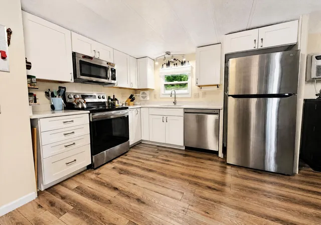Listing Photo 5 - Condo for sale in building located at 1237 Central St, Leominster, MA 01453 - Unit #28