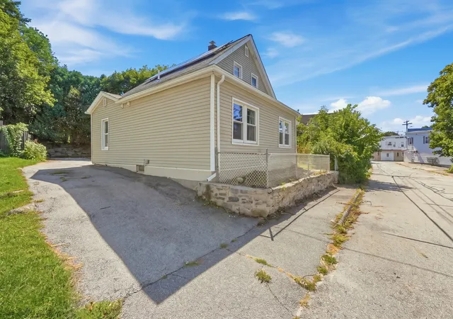 Photo 3 of Single family home for sale at 6 Goddard St, Webster, MA 01570 | MLS# 73578558 | Listing updated on 2026-10-14