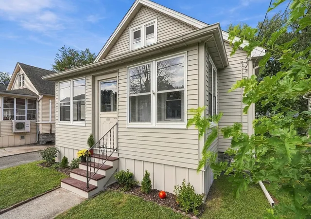 Photo 3 of Single family home for sale at 128 Wilber St, Springfield, MA 01104 | MLS# 73575832 | Listing updated on 2026-10-27