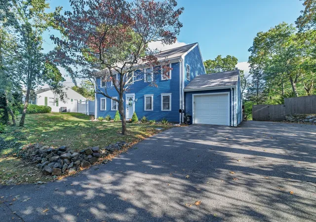 Photo 2 of Single family home for sale at 52 Cranch St, East Weymouth, MA 02189 | MLS# 73588292 | Listing updated on 2026-10-12