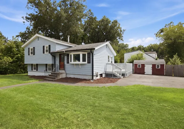 Photo 3 of Sale Pending at 180 River St, Billerica, MA 01821 | MLS# 73577045 | Listing updated on 2026-09-29