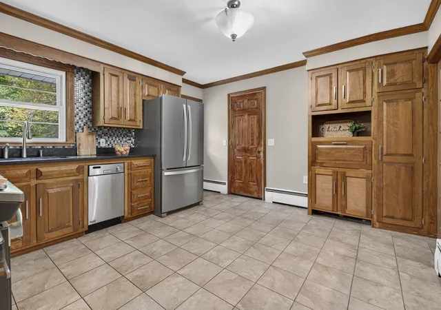 Photo 4 of Single family home for sale at 43 Madison St, Amesbury, MA 01913 | MLS# 73575157 | Listing updated on 2026-09-15