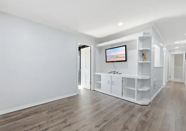 Listing Photo 5 - Condo for sale in building located at 9 Weld St, Framingham, MA 01702 - Unit #31