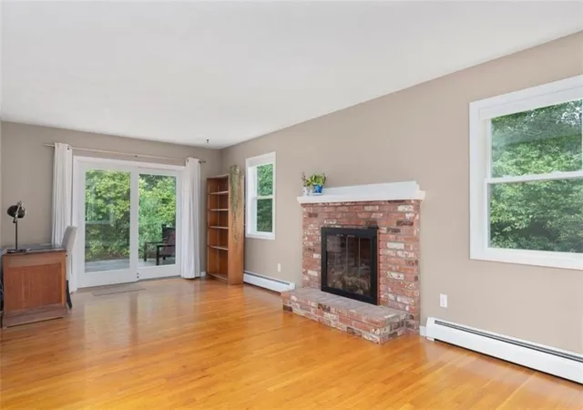 Photo 3 of Single family home for sale at 172 Broad Rock Rd, Wakefield, RI 02879 | MLS# 73586194 | Listing updated on 2026-10-12