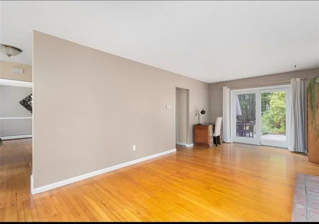 Photo 4 of Single family home for sale at 172 Broad Rock Rd, Wakefield, RI 02879 | MLS# 73586194 | Listing updated on 2026-10-30