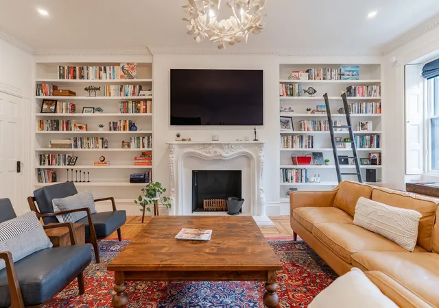 Listing Photo 1 - Condo for sale in building located at 53 Mount Vernon St, Boston, MA 02108 - Unit #3