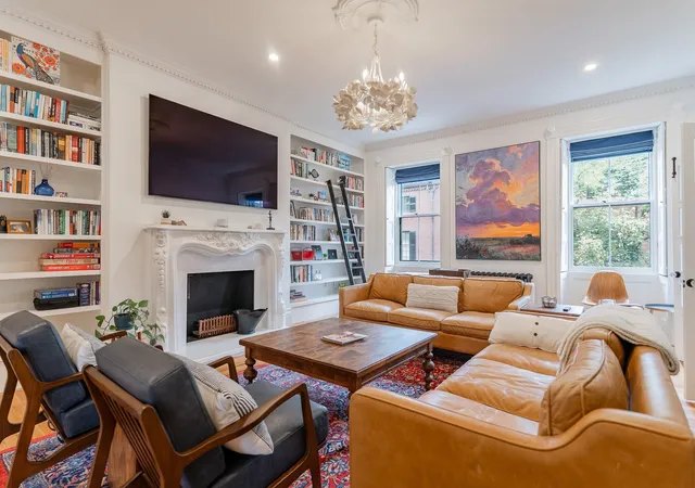 Listing Photo 2 - Condo for sale in building located at 53 Mount Vernon St, Boston, MA 02108 - Unit #3