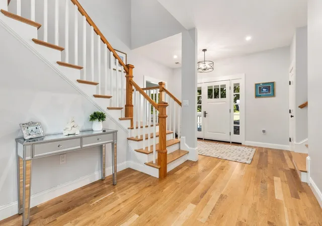 Photo 3 of Sale Pending at 10 Jerusalem Rd, Cohasset, MA 02025 | MLS# 73575639 | Listing updated on 2026-09-25