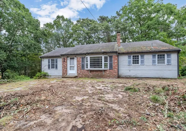 Photo 3 of Single family home for sale at 844 W Yarmouth, Yarmouth Port, MA 02675 | MLS# 73582751 | Listing updated on 2026-10-06