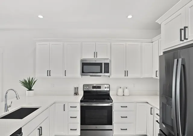 Listing Photo 5 - Condo for sale in building located at 25 Salisbury Hl Blvd, Worcester, MA 01609 - Unit #73