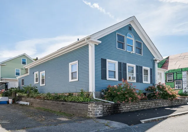Photo 3 of Single family home for sale at 16 Albion St, Salem, MA 01970 | MLS# 73581971 | Listing updated on 2026-10-16