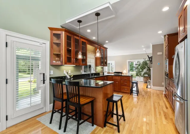Photo 4 of Sale Pending at 31 Hathaway Pond Cir #31, Rochester, MA 02770 | MLS# 73571080 | Listing updated on 2026-09-15