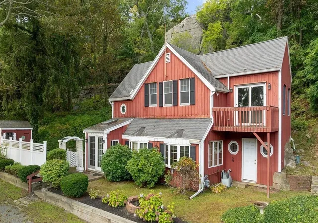 Photo 3 of Single family home for sale at 350 Washington St, Gloucester, MA 01930 | MLS# 73573696 | Listing updated on 2026-09-13
