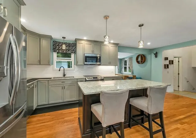 Photo 2 of Single family home for sale at 10 Davis Rd, Merrimack, NH 03054 | MLS# 73584744 | Listing updated on 2026-10-04