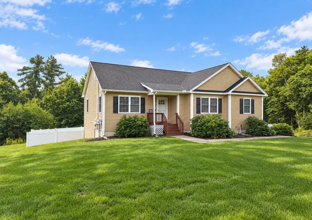 Photo 3 of Single family home for sale at 152 Sargent St, Belchertown, MA 01007 | MLS# 73573268 | Listing updated on 2026-09-12