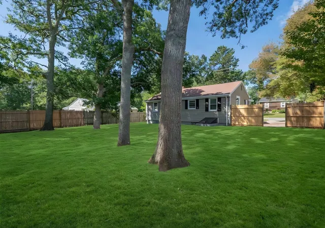 Photo 3 of Sale Pending at 6 Handy Rd, Pocasset, MA 02559 | MLS# 73578609 | Listing updated on 2026-10-22